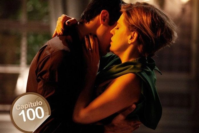 Edith vai para a cama com Félix após declarar que o ama