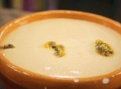 Mousse de maracujá é vapt-vupt e fica uma delícia; aprenda a fazer