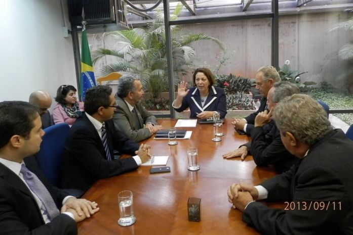 A bancada de Alagoas com a Ministra Idelli