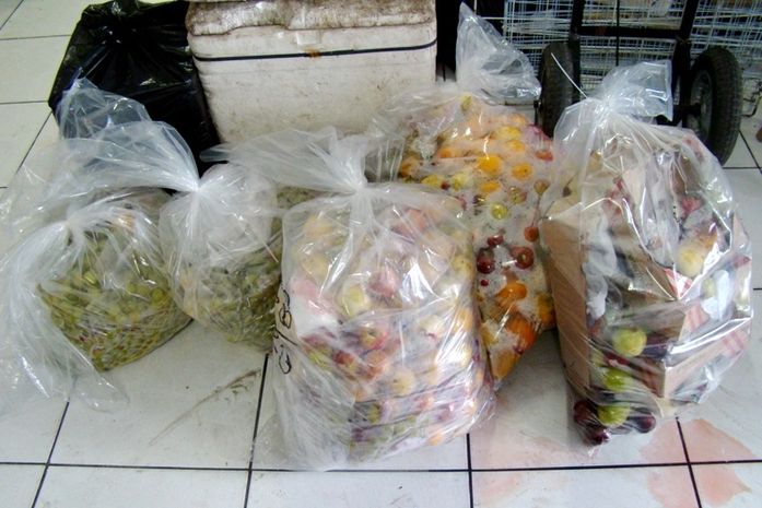 SMCCU doa frutas apreendidas durante fiscalização