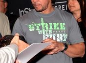 Aos 42 anos, Mark Wahlberg termina o Ensino Médio: 'Sensação de alívio'