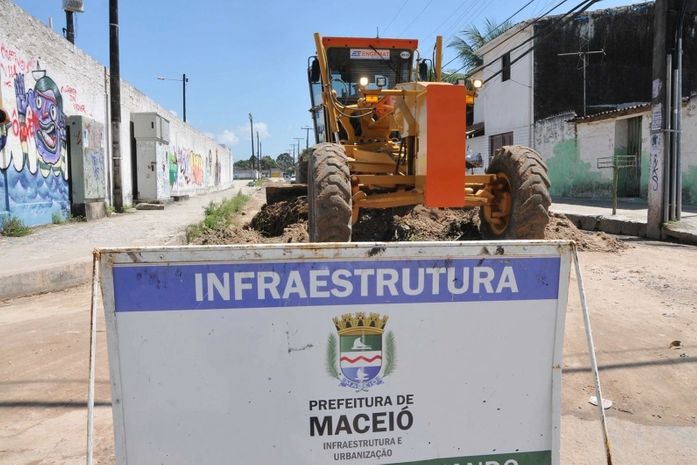 Obras de pavimentação em Maceió