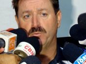 Técnico Leandro Campos pede desculpas aos torcedores e anuncia sua saída 