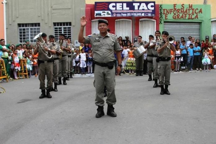 Desfile de Emancipação de Alagoas encanta moradores em Mata Grande