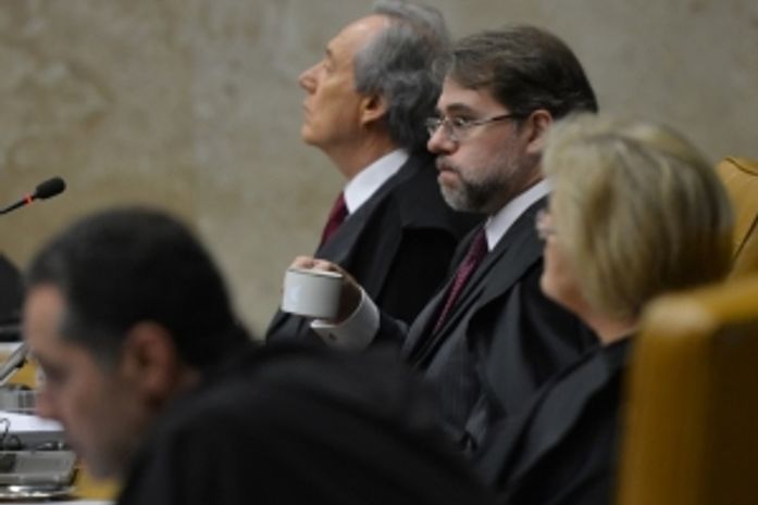 STF aprova reabertura de julgamento de 12 réus no processo do mensalão