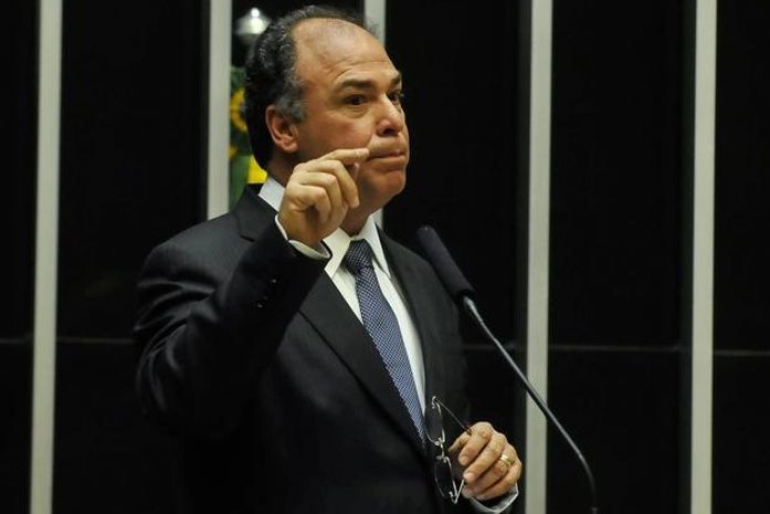 Com saída do PSB da governo, Bezerra deve entregar cargo nesta quinta