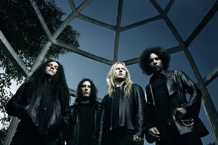 Música atual é 'lixo pop' com 'valor zero', diz baterista do Alice in Chains