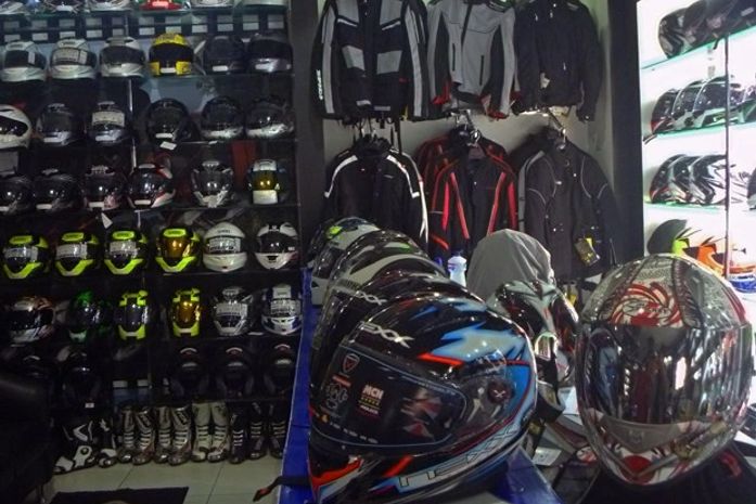 Capacete, airbag, macacão... precisa gastar para se equipar para moto?
