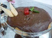 Pavê de chocolate com biscoito champanhe não vai ao fogo