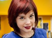 Dona do cabelo mais desejado da TV Globo, atriz Bia Arantes conta seus cuidados