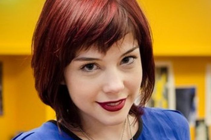 Dona do cabelo mais desejado da TV Globo, atriz Bia Arantes conta seus cuidados