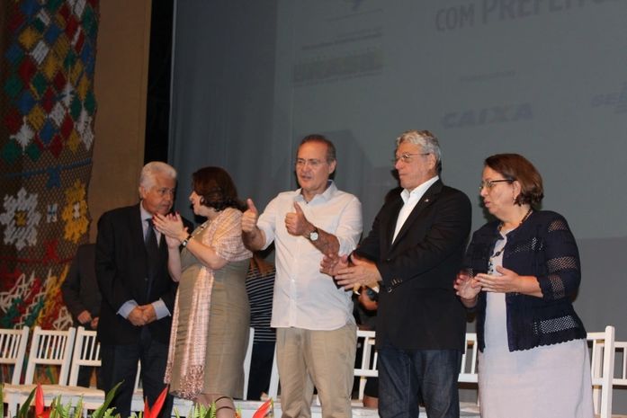 Em evento com prefeitos, ministra anuncia investimento de R$ 8 bilhões