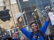 Primeiros a comprar novo iPhone acamparam 14 dias em Nova York