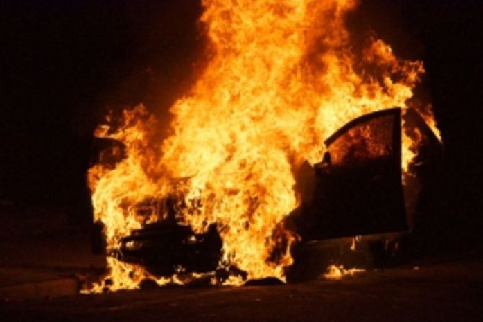 Policial civil é encontrado carbonizado dentro da mala de seu próprio carro