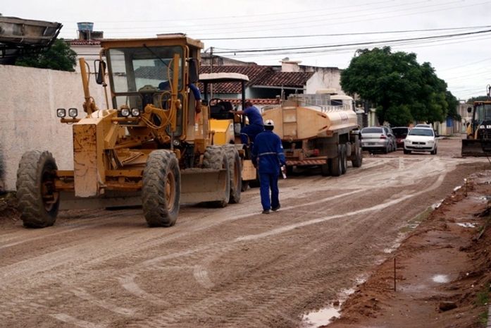 Obras na Avenida Pilar darão fim a transtornos com lama e poeira