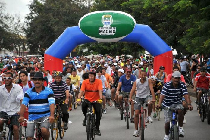 Passeio ciclístico no Dia Mundial Sem Carro