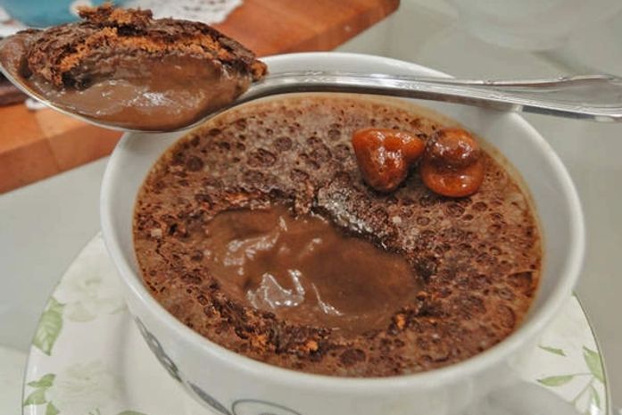 Imperdível! Creme gelado de chocolate com avelã sai em só 1h