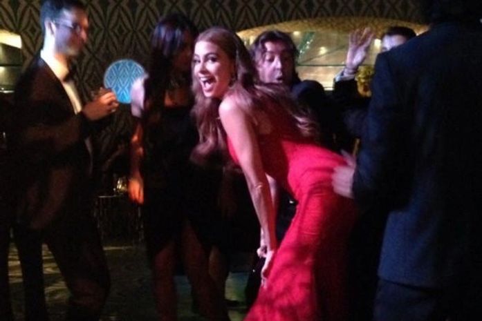 Dança no Emmy! Sofia Vergara empina o bumbum e manda recado para Miley Cyrus