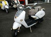 Scooter personalizado ganha visual com listras de zebra