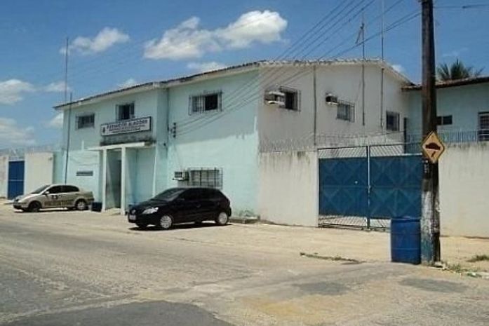 José Adeilson foi preso e encaminhado à Delegacia Regional de Penedo, local onde foi autuado em flagrante por roubo