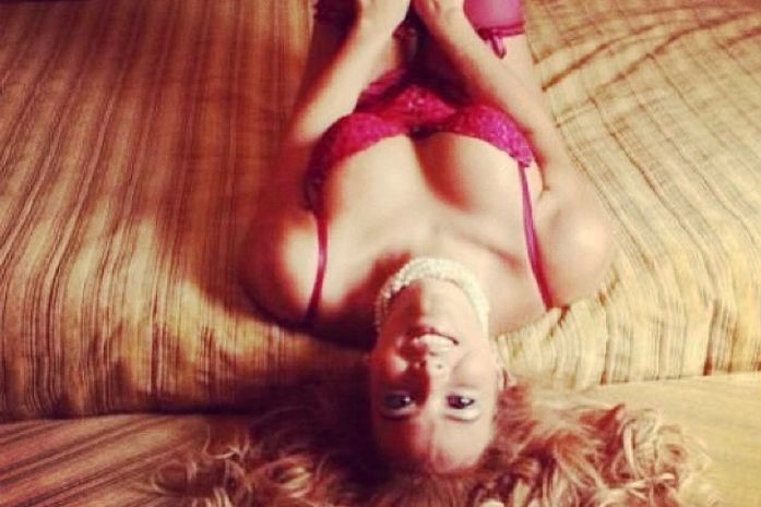 De lingerie, Geisy Arruda diz: 'Hoje eu estou igual a fogo'