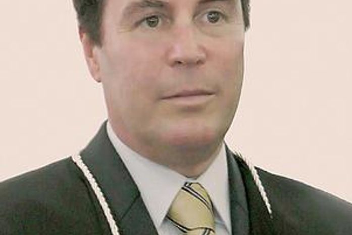 O presidente do Tribunal de Justiça do Paraná (TJ-PR), Clayton Camargo, renunciou ao cargo na tarde desta segunda-feira