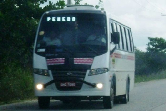 Jovens armados assaltam van de transporte complementar em Penedo