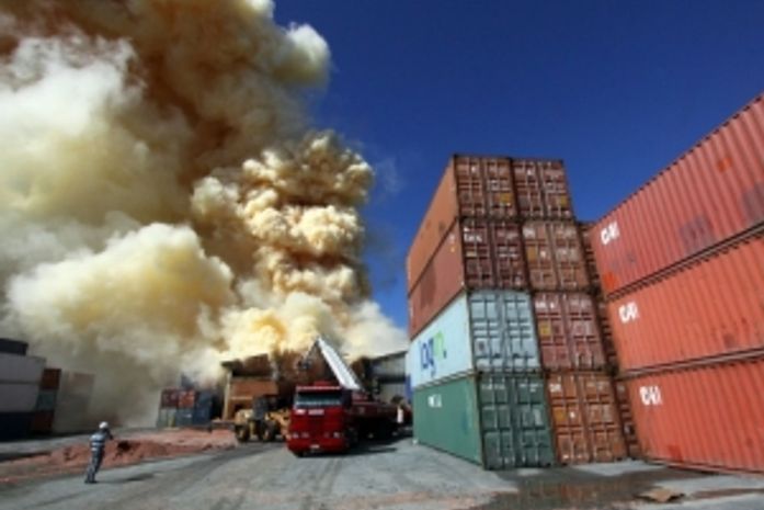 Decretado estado de emergência em município catarinense por causa de incêndio em fábrica de fertilizantes