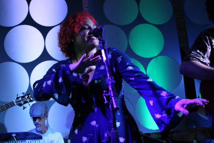 Gato Zarolho leva música dos anos 70, MPB e a psicodelia nordestina para o Teatro Deodoro