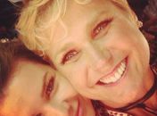 Fernanda Souza tieta Xuxa e mostra foto na web: 'Eu amo essa mulher'