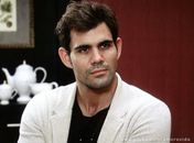 De novo? Ninho pede a ajuda de Félix para tomar Paulinha de Paloma