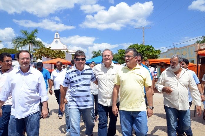 Renan, Luciano Barbosa e Jorge Dantas no povoado de Meirus, em Pão de Açúcar