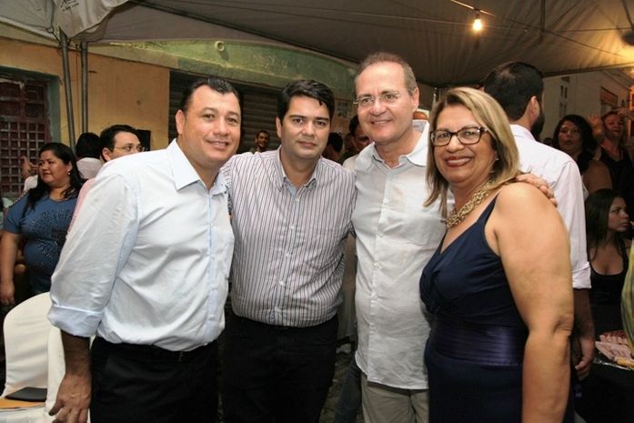Renan prestigia encerramento da Festa Literária de Marechal Deodoro