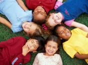 Faça uma criança feliz