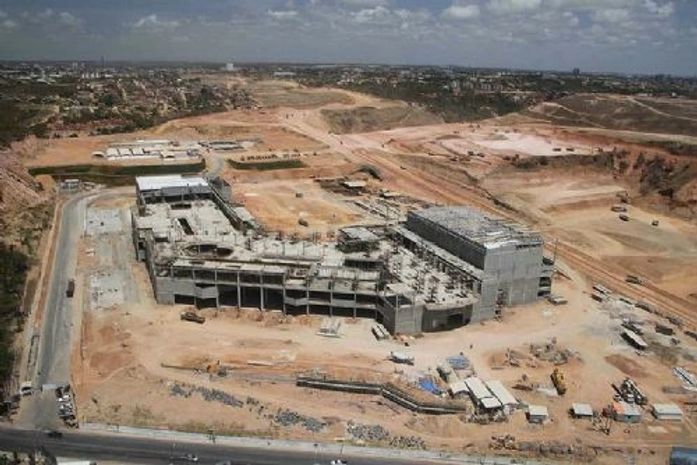 Avenida Gustavo Paiva terá parte da via interditada devido a obras do novo shopping