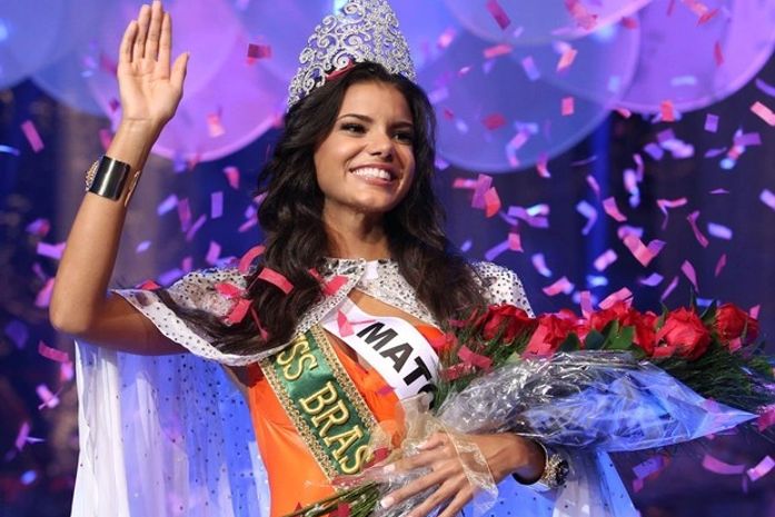 Miss conta como foi primeiro dia com coroa: 'Não dormi para não acabar o sonho'