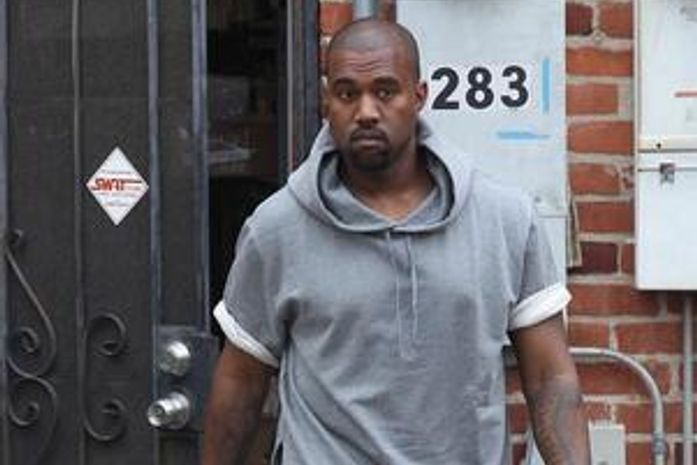 Kanye West diz que paparazzi franceses são melhores que americanos