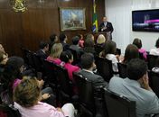 Renan anuncia prioridade na votação de projetos que combatem o câncer da mama