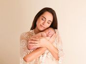 Cássia Linhares apresenta o filho Antonio Bento: 'Ele é super calminho'