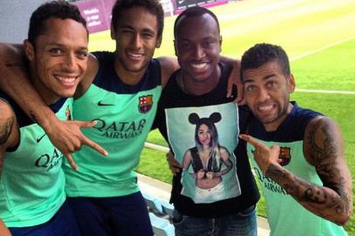Músico agradeceu pela recepção e disse estar feliz pelo bom momento dos jogadores do clube catalão