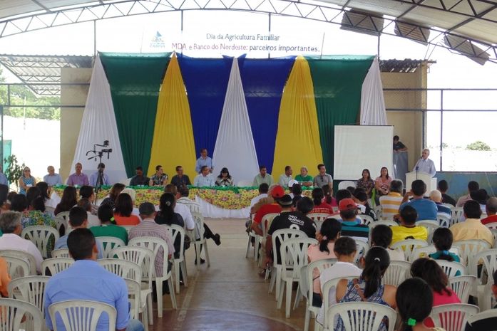 Agricultores familiares e produtores rurais participam de encontro em Lagoa da Canoa