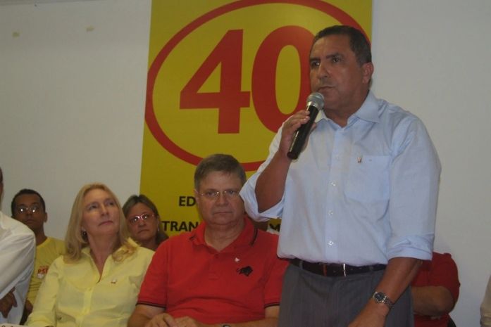 Inácio Loiola falando na festa do PSB dos novos filiados.
