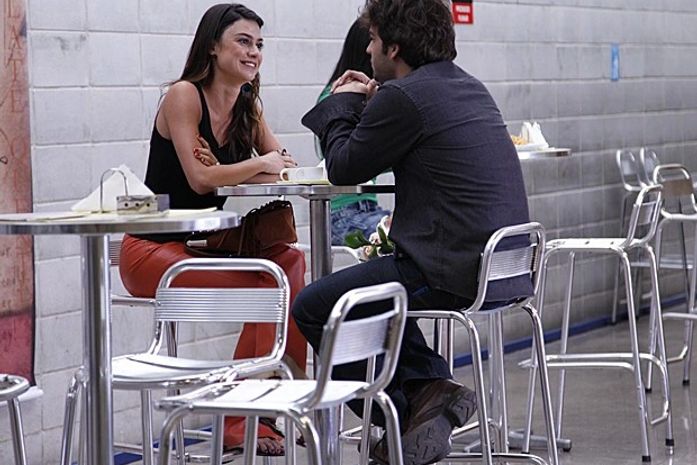 Sem noção! Camilinha propõe namoro fake a Fabinho e Giane flagra tudo!