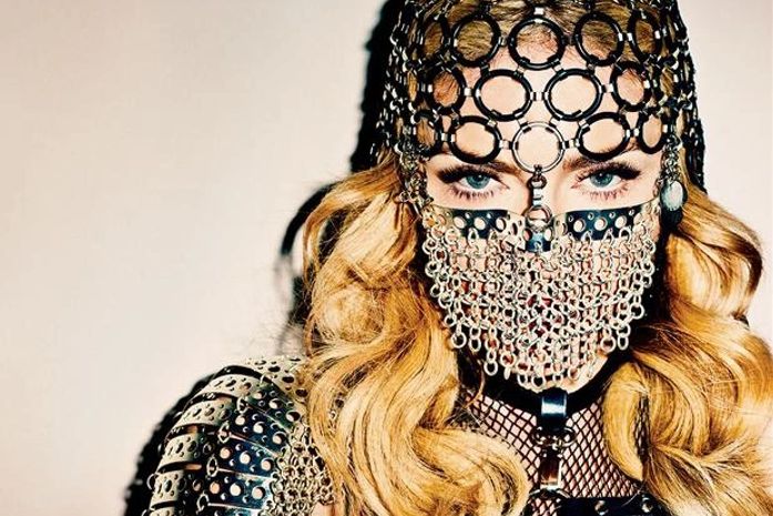 Madonna vira dominatrix em novo ensaio para revista de moda