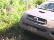 Hillux da Prefeitura no que seria um rally na cidade de Água  Branca