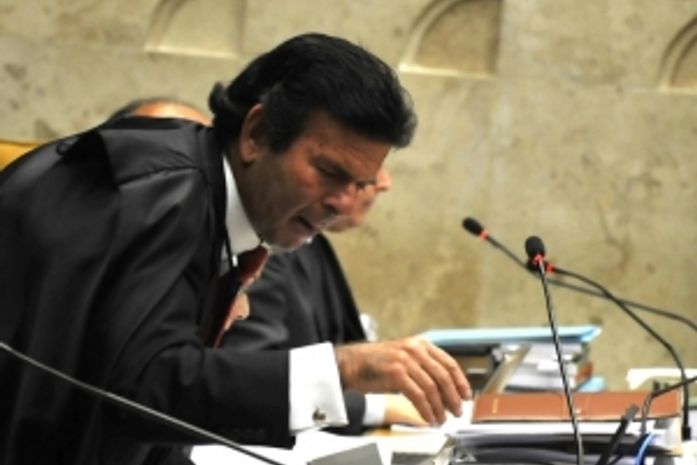 Julgamento de embargos infringentes do mensalão deve ocorrer antes das eleições, diz Fux