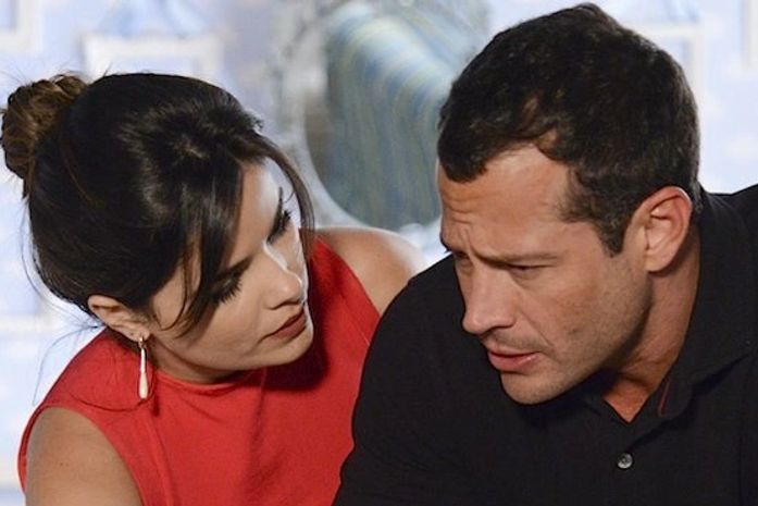 Aline beija Bruno na boca e Jacques dá cantada em Pilar