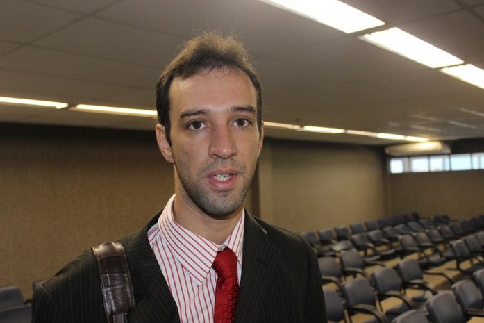 Rodrigo Ferro, advogado 