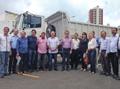 Renan participa da entrega de caçambas a municípios afetados pela seca
