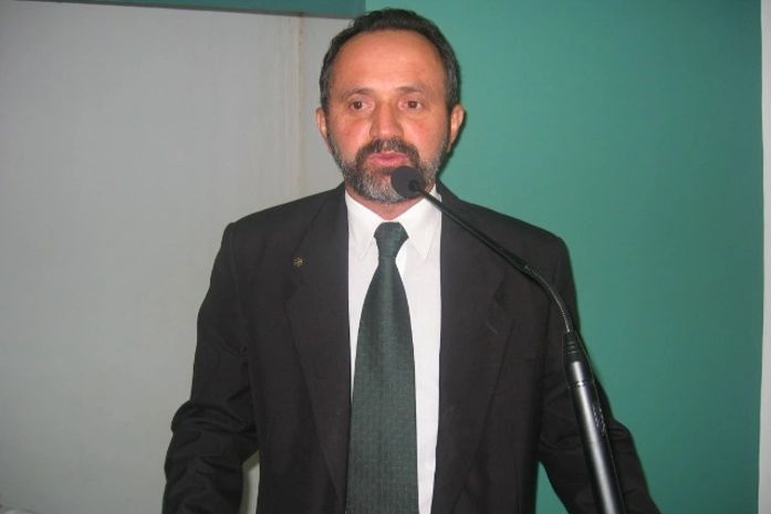 Julio Houly agora é do PP do Biu